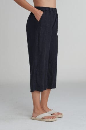 Easy Linen Crop Black